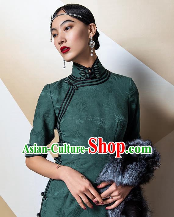 China Classical Stand Collar Cheongsam Traditional Minguo Shanghai Lady Green Silk Qipao Dress China Classical Stand Collar Cheongsam Traditional Minguo Shanghai Lady Green Silk Qipao Dress