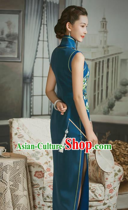 China Classical Embroidered Mangnolia Cheongsam Traditional Minguo Shanghai Blue Silk Qipao Dress China Classical Embroidered Mangnolia Cheongsam Traditional Minguo Shanghai Blue Silk Qipao Dress