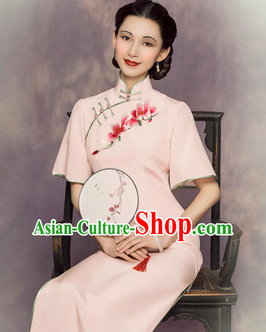 China Classical Shanghai Woman Cheongsam Traditional Minguo Embroidered Mangnolia Pink Silk Qipao Dress China Classical Shanghai Woman Cheongsam Traditional Minguo Embroidered Mangnolia Pink Silk Qipao Dress