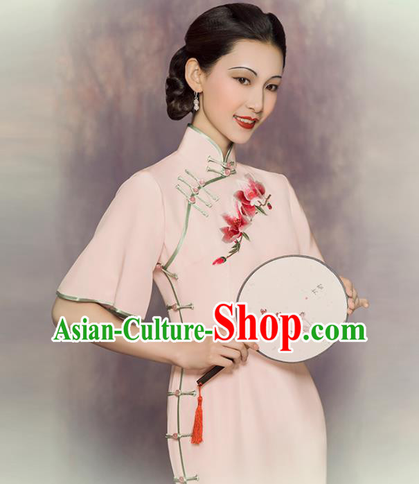 China Classical Shanghai Woman Cheongsam Traditional Minguo Embroidered Mangnolia Pink Silk Qipao Dress China Classical Shanghai Woman Cheongsam Traditional Minguo Embroidered Mangnolia Pink Silk Qipao Dress