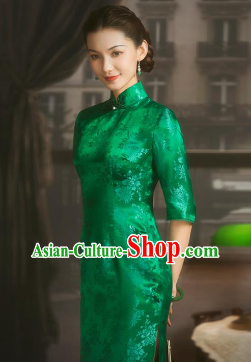 China Classical Green Brocade Cheongsam Traditional Minguo Shanghai Woman Silk Qipao Dress China Classical Green Brocade Cheongsam Traditional Minguo Shanghai Woman Silk Qipao Dress
