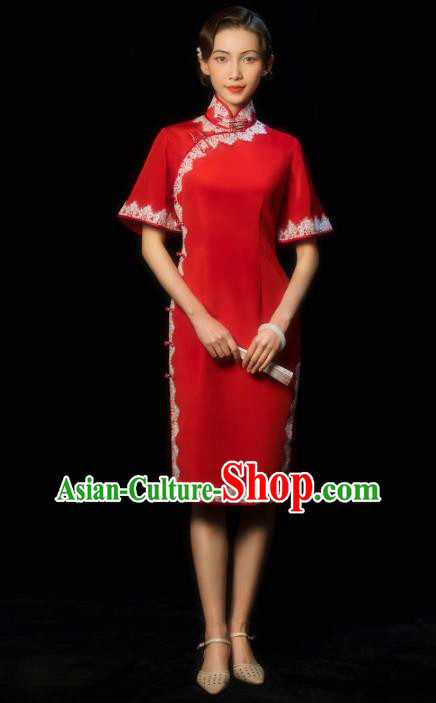China Traditional Minguo Young Woman Red Qipao Dress Classical Wedding Bride Stand Collar Cheongsam China Traditional Minguo Young Woman Red Qipao Dress Classical Wedding Bride Stand Collar Cheongsam