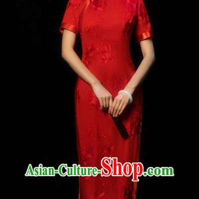 China Classical Wedding Bride Cheongsam Traditional Minguo Young Woman Red Silk Qipao Dress