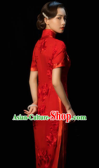 China Classical Wedding Bride Cheongsam Traditional Minguo Young Woman Red Silk Qipao Dress China Classical Wedding Bride Cheongsam Traditional Minguo Young Woman Red Silk Qipao Dress