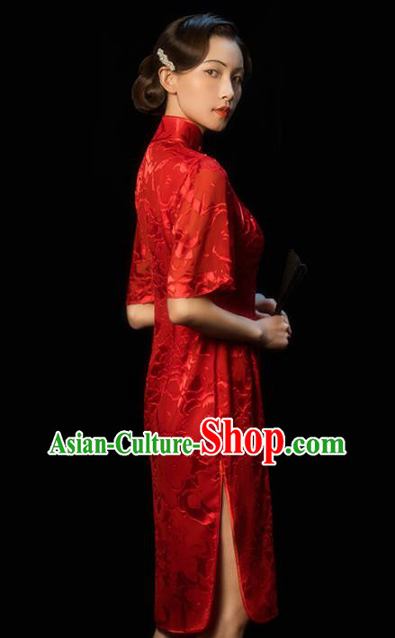 China Classical Wedding Bride Red Cheongsam Traditional Minguo Young Woman Wide Sleeve Qipao Dress China Classical Wedding Bride Red Cheongsam Traditional Minguo Young Woman Wide Sleeve Qipao Dress