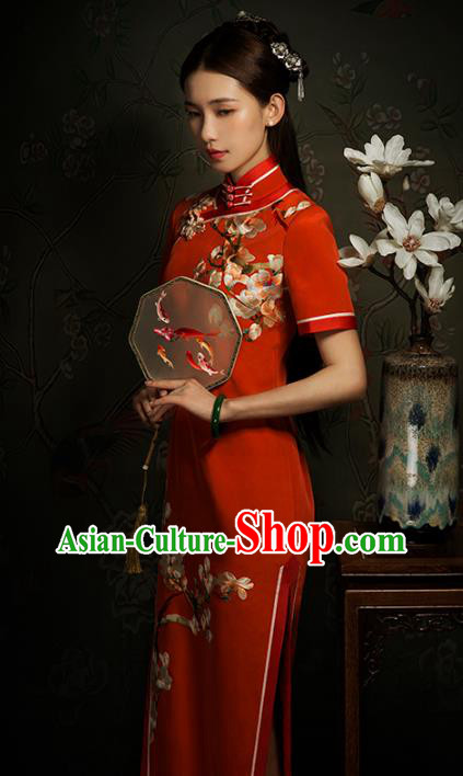 China Classical Cheongsam Traditional Minguo Young Lady Embroidered Mangnolia Red Silk Qipao Dress China Classical Cheongsam Traditional Minguo Young Lady Embroidered Mangnolia Red Silk Qipao Dress