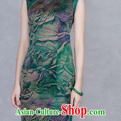 China Classical Green Gambiered Guangdong Gauze Cheongsam Traditional Lotus Pattern Silk Qipao Dress