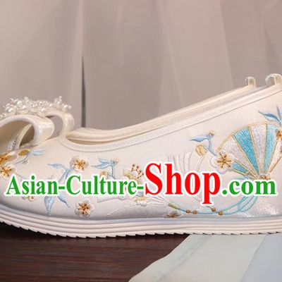 Chinese Ancient Princess Shoes Ming Dynasty White Embroidered Shoes Pearls Tassel Shoes Traditional Hanfu Shoes