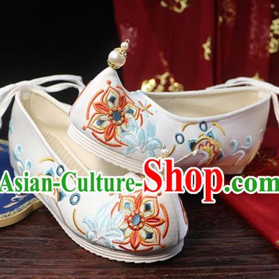 Chinese Traditional Hanfu Shoes Ancient Princess Shoes Ming Dynasty Embroidered Shoes White Cloth Shoes