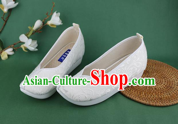 Chinese Ancient Princess Shoes White Brocade Shoes Traditional Ming Dynasty Hanfu Shoes Chinese Ancient Princess Shoes White Brocade Shoes Traditional Ming Dynasty Hanfu Shoes