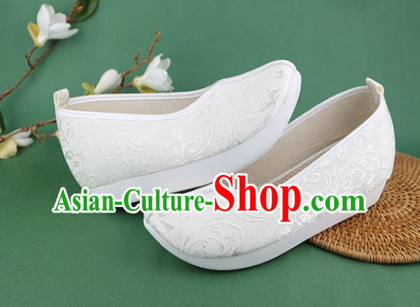 Chinese Ancient Princess Shoes White Brocade Shoes Traditional Ming Dynasty Hanfu Shoes Chinese Ancient Princess Shoes White Brocade Shoes Traditional Ming Dynasty Hanfu Shoes