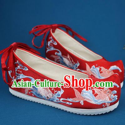 Chinese Ming Dynasty Embroidered Carps Shoes Handmade Red Cloth Shoes Ancient Princess Shoes Traditional Wedding Shoes
