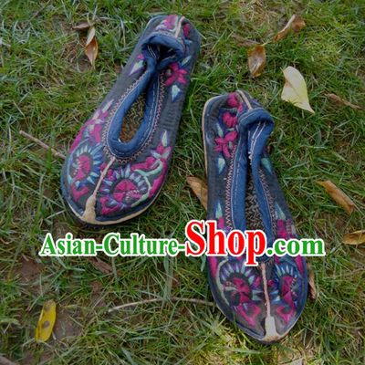 Chinese National Woman Cloth Shoes Traditional Folk Dance Shoes Yunnan Ethnic Shoes Black Embroidered Shoes