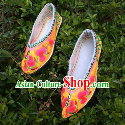 Chinese Handmade Strong Cloth Soles Shoes Yi Ethnic Female Shoes Traditional Yellow Satin Embroidered Shoes