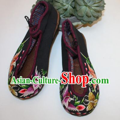 Chinese Folk Dance Black Satin Shoes Traditional Embroidered Shoes Handmade Bai Nationality Woman Shoes