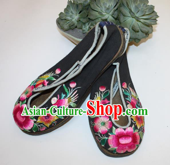 Chinese Handmade Bai Nationality Woman Shoes Folk Dance Shoes Traditional Black Embroidered Shoes Chinese Handmade Bai Nationality Woman Shoes Folk Dance Shoes Traditional Black Embroidered Shoes