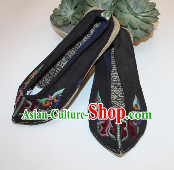 Chinese Folk Dance Black Cloth Shoes Traditional Embroidered Shoes Handmade Yi Nationality Woman Shoes Chinese Folk Dance Black Cloth Shoes Traditional Embroidered Shoes Handmade Yi Nationality Woman Shoes