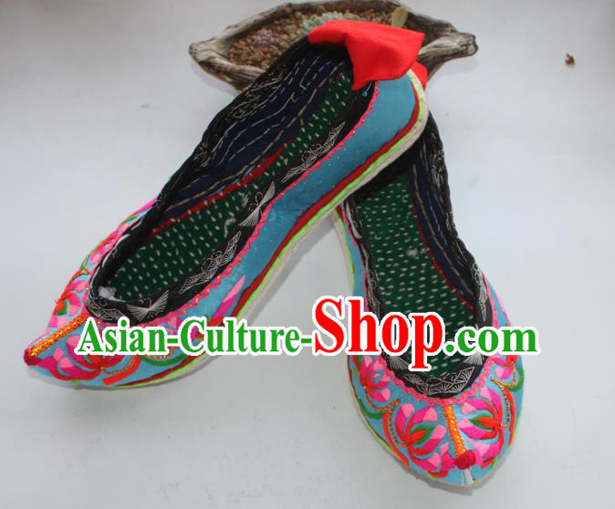 Chinese Traditional Ethnic Embroidered Shoes Handmade Yi Nationality Female Shoes Yunnan Blue Satin Shoes Chinese Traditional Ethnic Embroidered Shoes Handmade Yi Nationality Female Shoes Yunnan Blue Satin Shoes