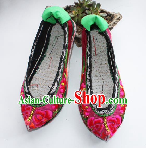 Chinese Traditional Embroidered Shoes Yi Nationality Female Shoes Handmade Yunnan Ethnic Purple Cloth Shoes Chinese Traditional Embroidered Shoes Yi Nationality Female Shoes Handmade Yunnan Ethnic Purple Cloth Shoes