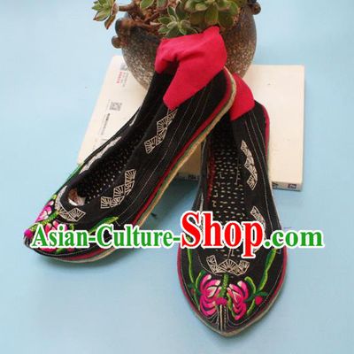 Chinese Traditional Yi Nationality Black Embroidered Shoes Handmade Strong Cloth Soles Shoes Folk Dance Shoes