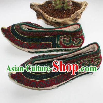 Chinese Handmade Full Embroidered Shoes Shui Nationality Shoes Yunnan Ethnic Wedding Shoes Traditional Cloth Shoes