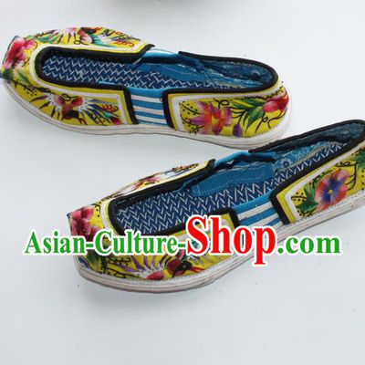 Chinese Handmade Embroidered Tiger Head Shoes Yi Nationality Shoes Yunnan Ethnic Dance Shoes Traditional Yellow Cloth Shoes