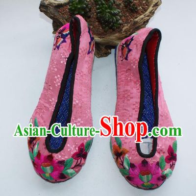 Chinese Handmade Pink Satin Shoes Yi Nationality Embroidered Shoes Yunnan Ethnic Dance Shoes