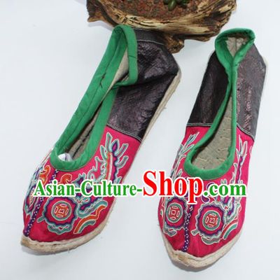 Chinese Handmade Ethnic Strong Cloth Soles Shoes Shui Nationality Embroidered Shoes Yunnan National Woman Shoes