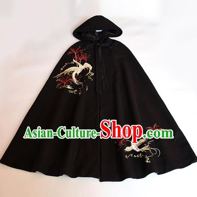 China Ancient Young Woman Embroidered Cloak Apparel Ming Dynasty Noble Lady Historical Clothing Traditional Hanfu Black Cape Garment
