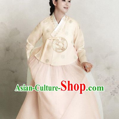 Korean Bride Embroidered Beige Blouse and Dress Traditional Court Hanbok Costume Wedding Garments Classical Fashion Clothing