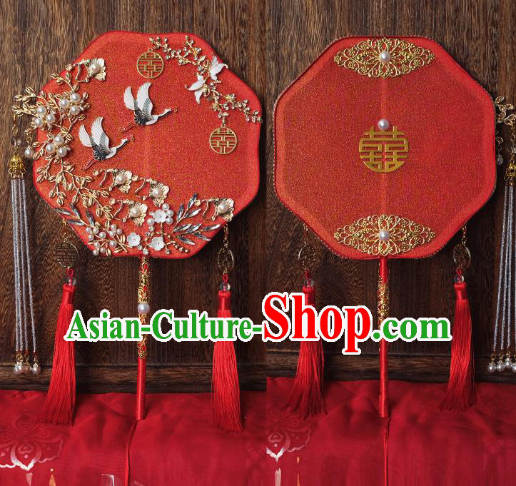 China Handmade Red Silk Fan Traditional Wedding Fan Bride Palace Fan Classical Dance Fan China Handmade Red Silk Fan Traditional Wedding Fan Bride Palace Fan Classical Dance Fan