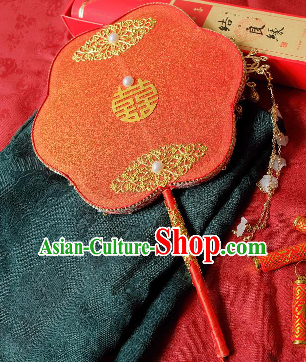 China Handmade Red Silk Fan Traditional Wedding Fan Bride Palace Fan Classical Dance Fan China Handmade Red Silk Fan Traditional Wedding Fan Bride Palace Fan Classical Dance Fan