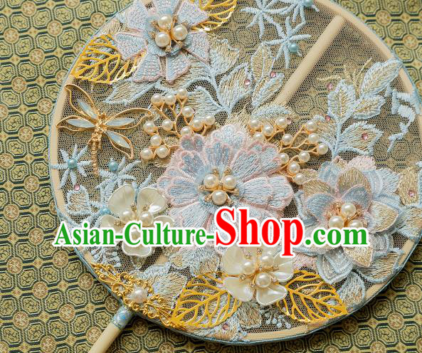China Traditional Wedding Pearls Fan Bride Palace Fan Classical Embroidered Fan Handmade Silk Fan China Traditional Wedding Pearls Fan Bride Palace Fan Classical Embroidered Fan Handmade Silk Fan