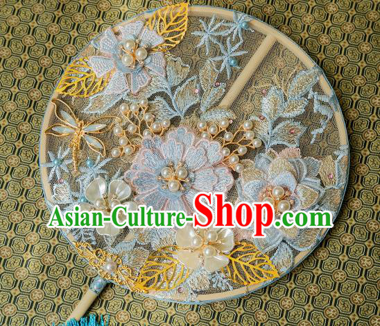 China Traditional Wedding Pearls Fan Bride Palace Fan Classical Embroidered Fan Handmade Silk Fan China Traditional Wedding Pearls Fan Bride Palace Fan Classical Embroidered Fan Handmade Silk Fan