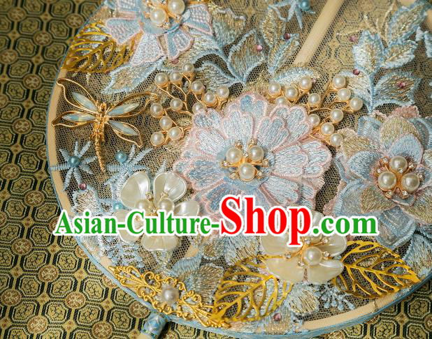 China Traditional Wedding Pearls Fan Bride Palace Fan Classical Embroidered Fan Handmade Silk Fan China Traditional Wedding Pearls Fan Bride Palace Fan Classical Embroidered Fan Handmade Silk Fan