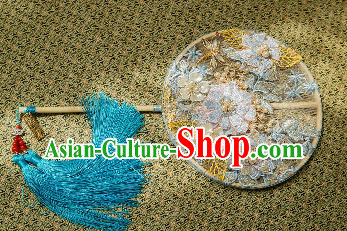 China Traditional Wedding Pearls Fan Bride Palace Fan Classical Embroidered Fan Handmade Silk Fan China Traditional Wedding Pearls Fan Bride Palace Fan Classical Embroidered Fan Handmade Silk Fan