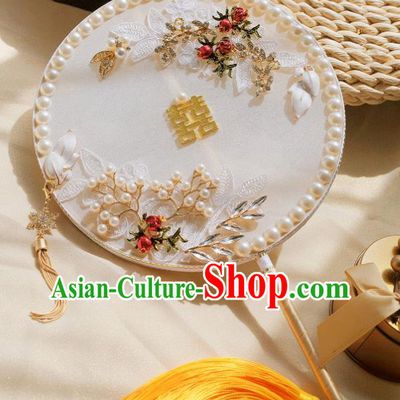 China Classical Pearls Circular Fan Handmade White Silk Fan Traditional Wedding Fan Bride Palace Fan