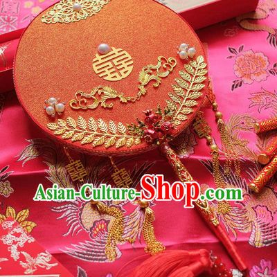 China Traditional Wedding Fan Bride Palace Fan Classical Golden Tassel Circular Fan Handmade Red Silk Fan