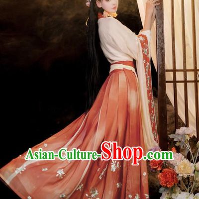China Ancient Royal Princess Dress Traditional Hanfu Garments Jin Dynasty Noble Infanta Historical Clothing