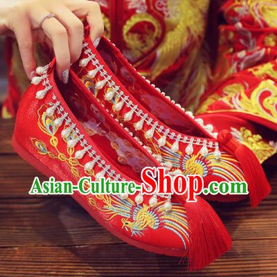China Embroidered Phoenix Shoes Handmade Bride Shoes Xiuhe Red Satin Shoes Pearls Wedding Shoes
