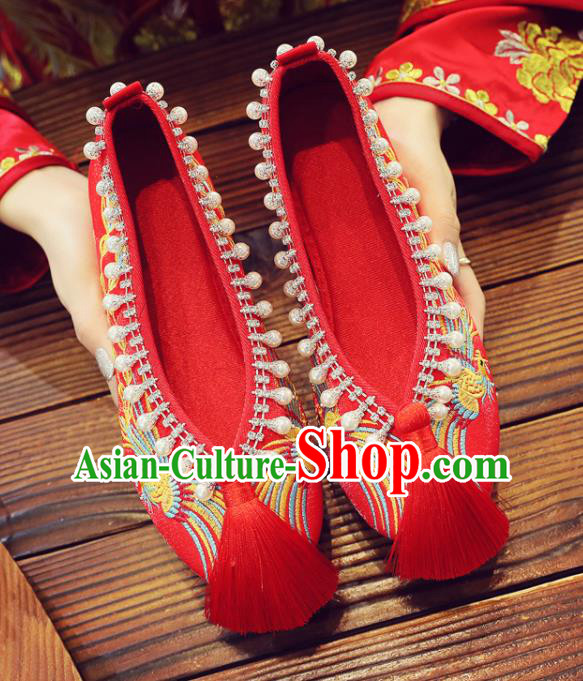 China Embroidered Phoenix Shoes Handmade Bride Shoes Xiuhe Red Satin Shoes Pearls Wedding Shoes China Embroidered Phoenix Shoes Handmade Bride Shoes Xiuhe Red Satin Shoes Pearls Wedding Shoes