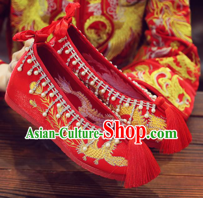 China Xiuhe Red Satin Shoes Classical Wedding Shoes Embroidered Pearls Shoes Handmade Bride Shoes China Xiuhe Red Satin Shoes Classical Wedding Shoes Embroidered Pearls Shoes Handmade Bride Shoes