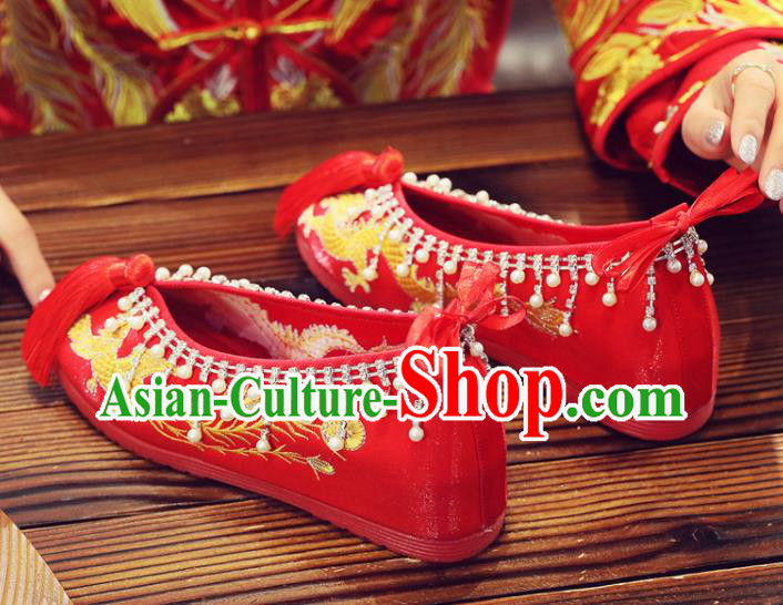 China Xiuhe Red Satin Shoes Classical Wedding Shoes Embroidered Pearls Shoes Handmade Bride Shoes China Xiuhe Red Satin Shoes Classical Wedding Shoes Embroidered Pearls Shoes Handmade Bride Shoes