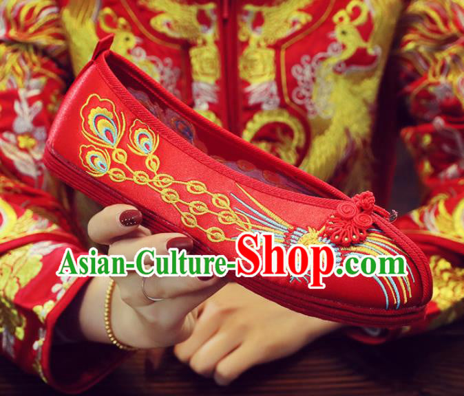 China Handmade Bride Shoes Xiuhe Red Satin Shoes Classical Wedding Shoes Embroidered Phoenix Shoes China Handmade Bride Shoes Xiuhe Red Satin Shoes Classical Wedding Shoes Embroidered Phoenix Shoes