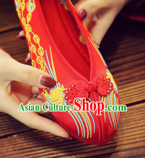 China Handmade Bride Shoes Xiuhe Red Satin Shoes Classical Wedding Shoes Embroidered Phoenix Shoes China Handmade Bride Shoes Xiuhe Red Satin Shoes Classical Wedding Shoes Embroidered Phoenix Shoes