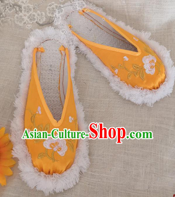 Chinese Handmade Embroidery Shoes Woman Strong Cloth Slippers National Yellow Satin Shoes Chinese Handmade Embroidery Shoes Woman Strong Cloth Slippers National Yellow Satin Shoes
