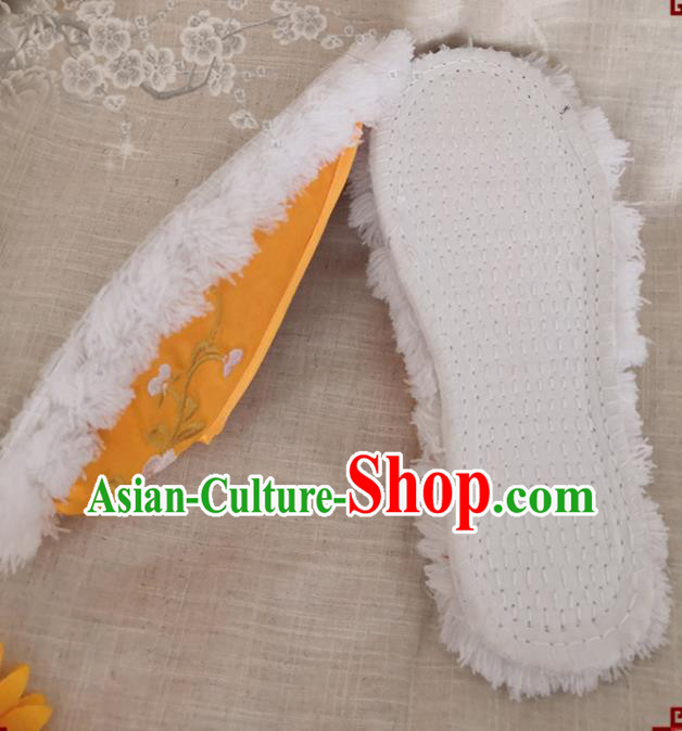 Chinese Handmade Embroidery Shoes Woman Strong Cloth Slippers National Yellow Satin Shoes Chinese Handmade Embroidery Shoes Woman Strong Cloth Slippers National Yellow Satin Shoes