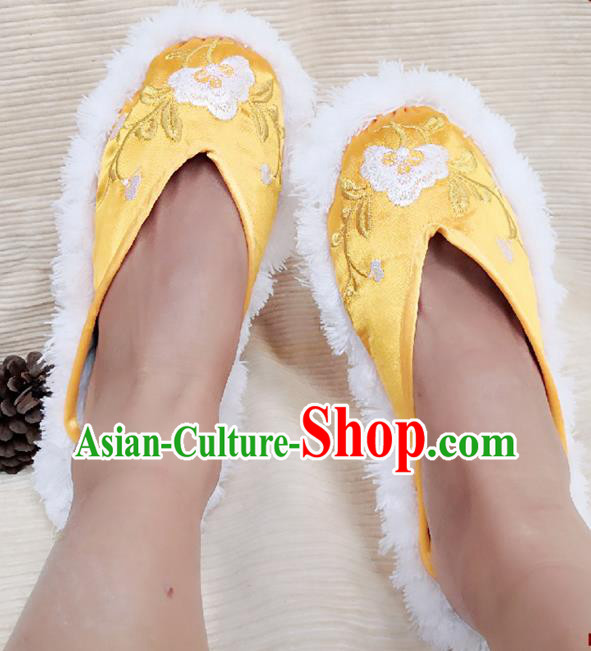 Chinese Handmade Embroidery Shoes Woman Strong Cloth Slippers National Yellow Satin Shoes Chinese Handmade Embroidery Shoes Woman Strong Cloth Slippers National Yellow Satin Shoes