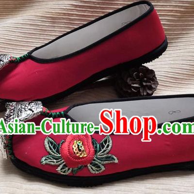 Handmade China Ethnic Dance Shoes National Woman Red Cloth Shoes Yunnan Wedding Embroidered Shoes Bride Silver Tassel Shoes