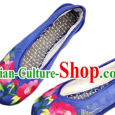 Handmade China National Woman Dance Cloth Shoes Yunnan Ethnic Blue Satin Shoes Embroidered Peony Shoes